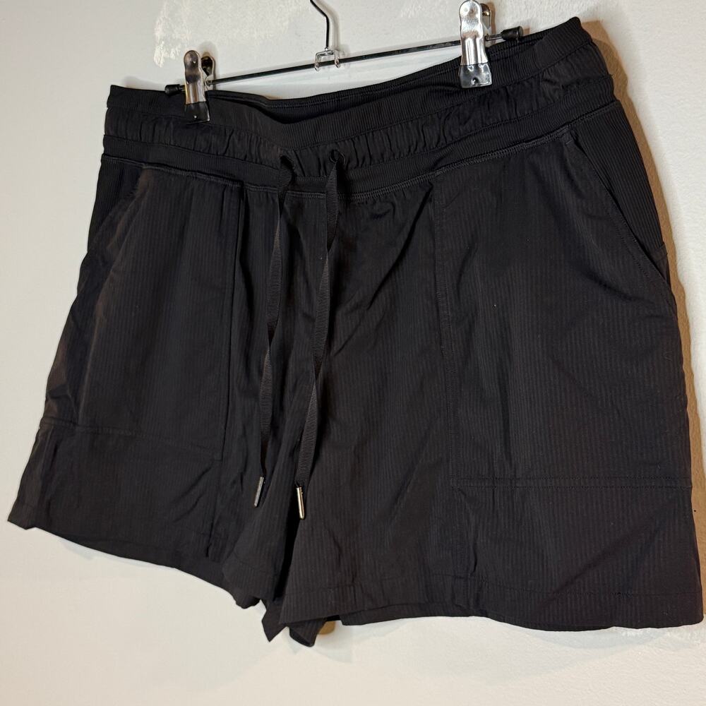 lululemon dance studio high-rise 3.5" black shorts size 12 - Picture 2 of 8